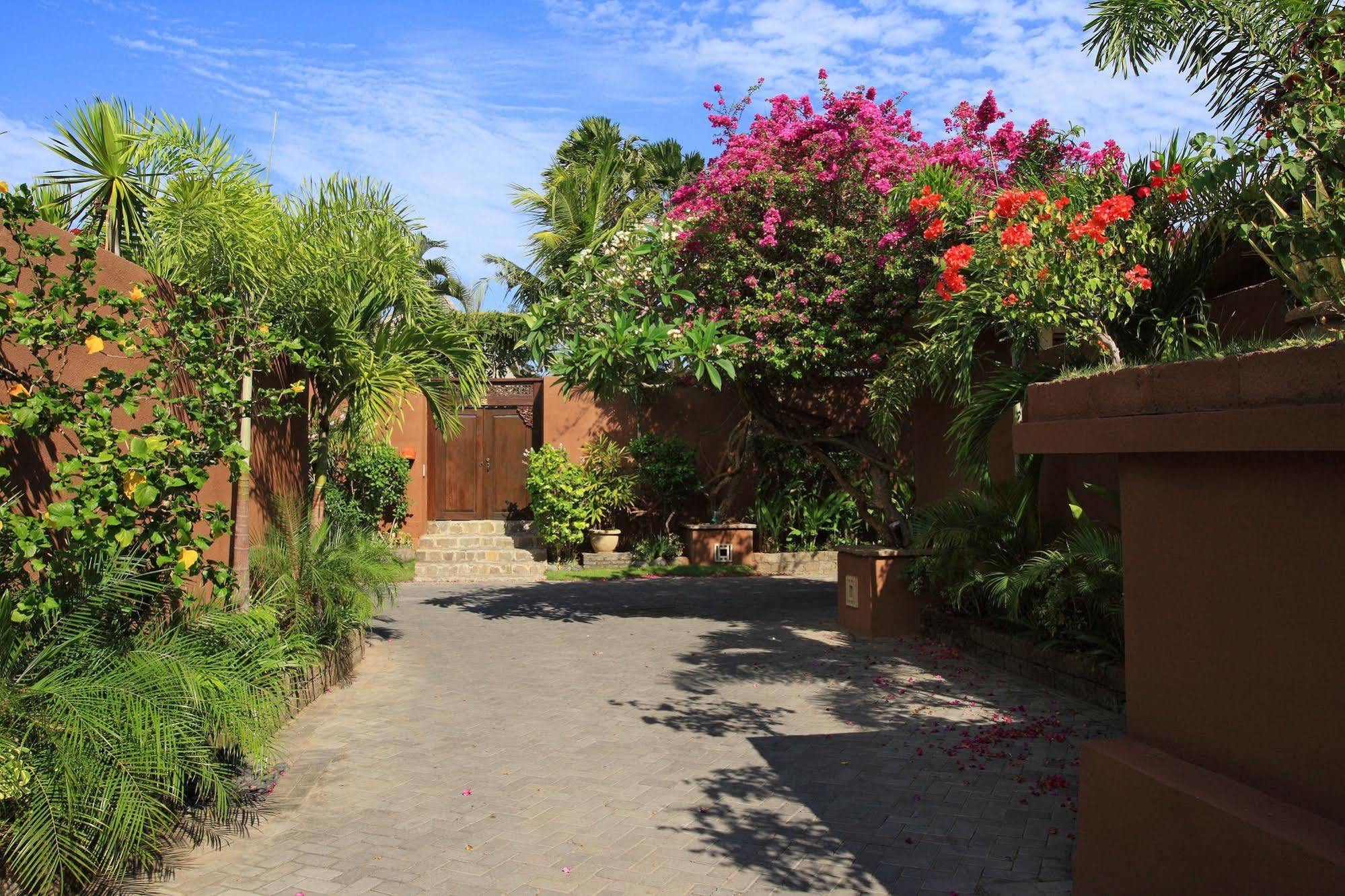 The Dusun Vila Seminyak Exterior foto